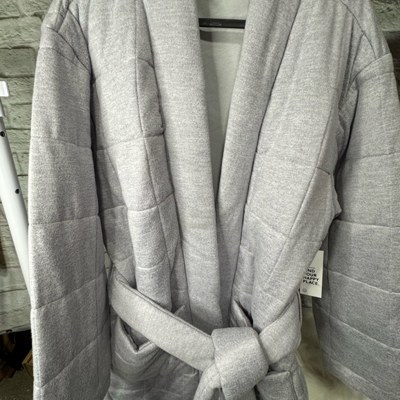 Gilly Hicks Robe - Picture 3 of 3